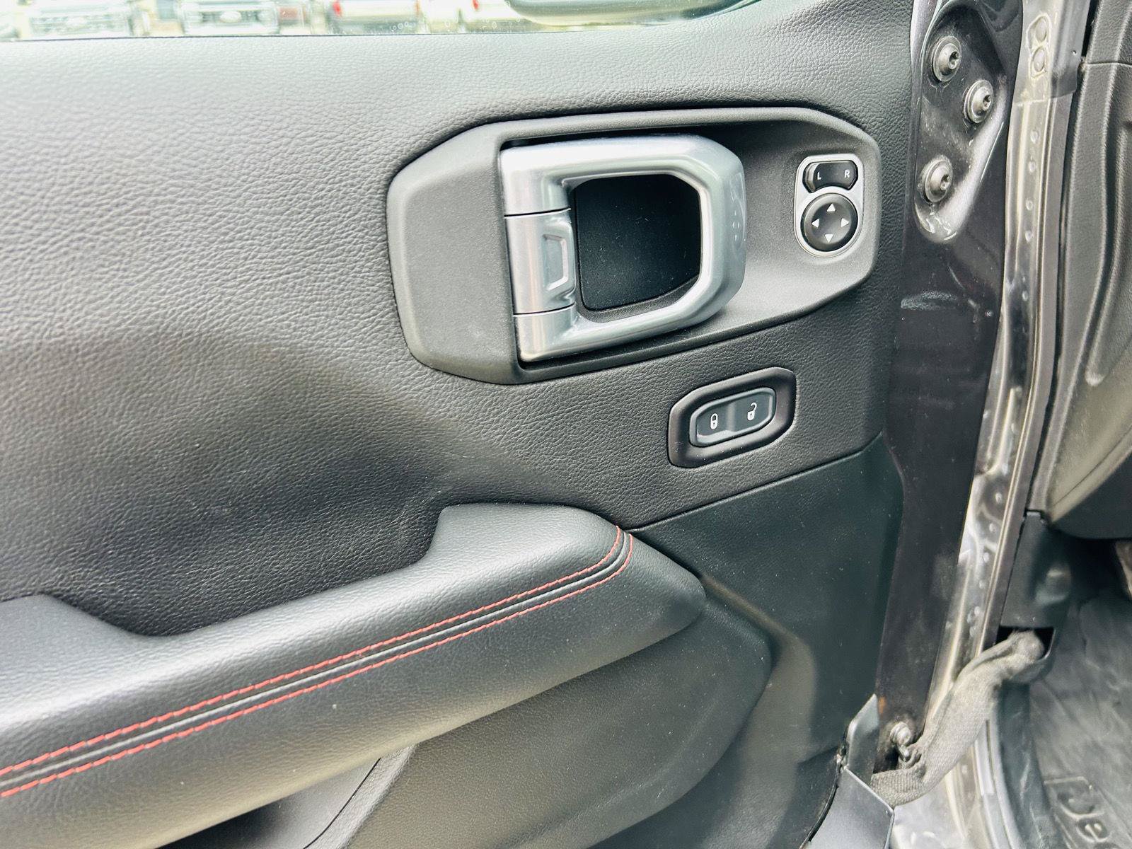 Used 2020 Jeep Gladiator Rubicon AWD/4WD image 12