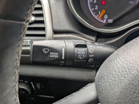 Used 2018 Jeep Grand Cherokee Altitude image 30