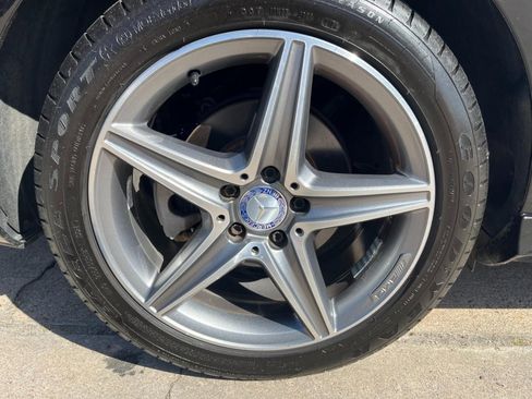 Used 2017 Mercedes-Benz E 300 4MATIC image 11