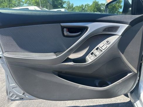 Used 2012 Hyundai Elantra GLS w/ Preferred Pkg 3 FWD image 10