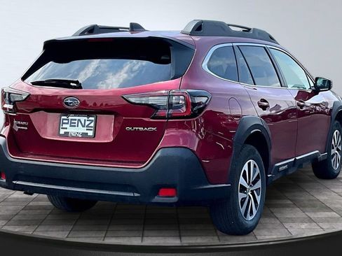 Used 2024 Subaru Outback Premium AWD/4WD image 6