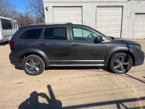 Used 2017 Dodge Journey Crossroad AWD/4WD image 3