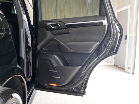 Used 2016 Porsche Cayenne GTS AWD/4WD image 36