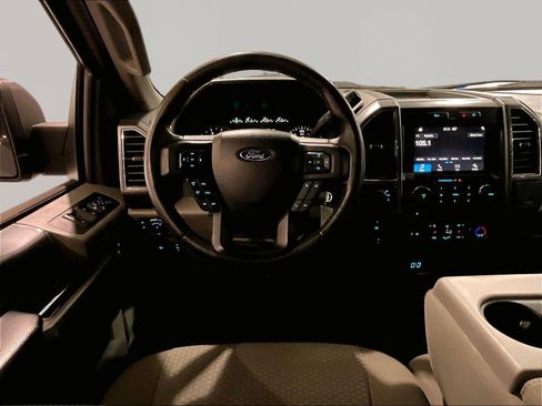 Used 2018 Ford F150 XLT w/ Equipment Group 302A Luxury AWD/4WD image 9