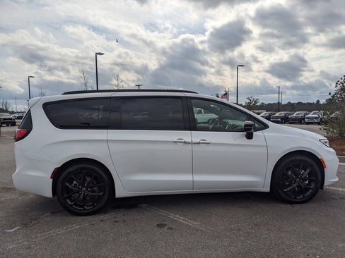 New 2026 Chrysler Pacifica Select image 22