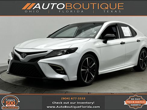 Used 2019 Toyota Camry XSE image 1