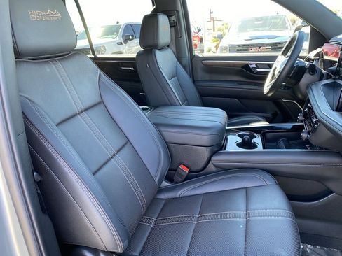 Used 2025 Chevrolet Tahoe High Country image 28