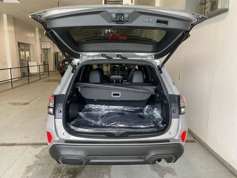 Used 2025 Subaru Forester Limited AWD/4WD image 6