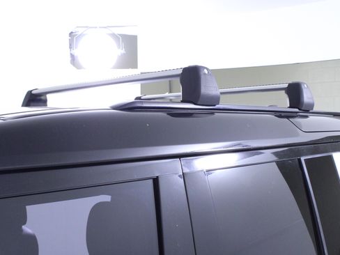 Used 2020 Land Rover Defender 110 First Edition image 13