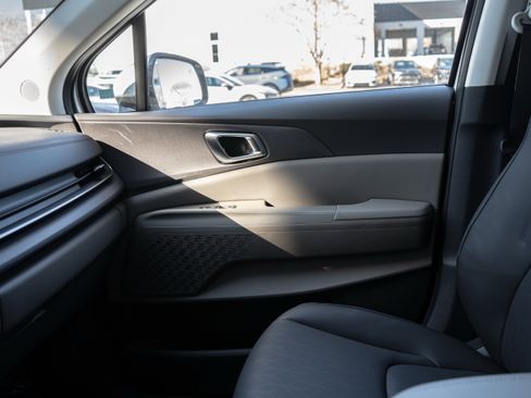 New 2026 Kia Carnival EX image 25