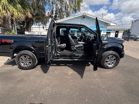 Used 2017 Ford F150 XLT w/ Equipment Group 302A Luxury image 9