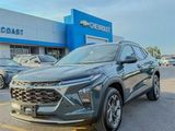 Used 2025 Chevrolet Trax LT w/ Driver Confidence Package image 2