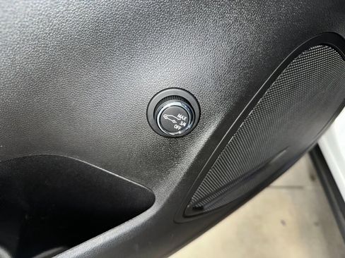 Certified 2023 Buick Envision Preferred w/ Sport Touring Package image 6