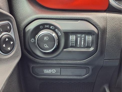 Used 2021 Jeep Gladiator Rubicon AWD/4WD image 24