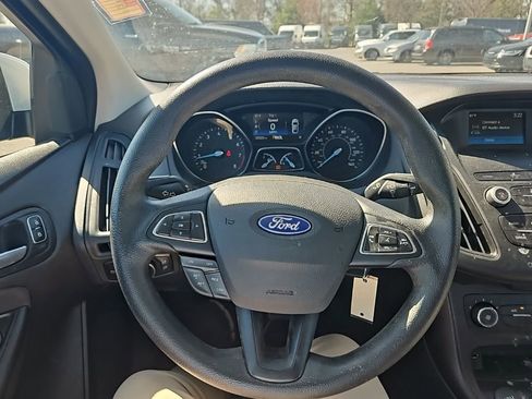 Used 2018 Ford Focus SE image 17