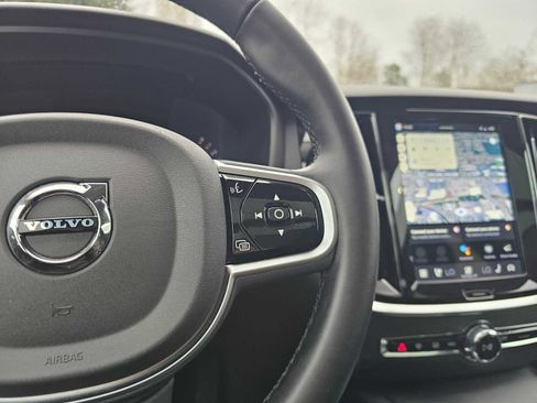 Certified 2025 Volvo V60 B5 Cross Country Plus AWD/4WD image 34