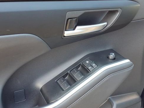 Used 2026 Toyota Highlander XLE AWD/4WD image 16