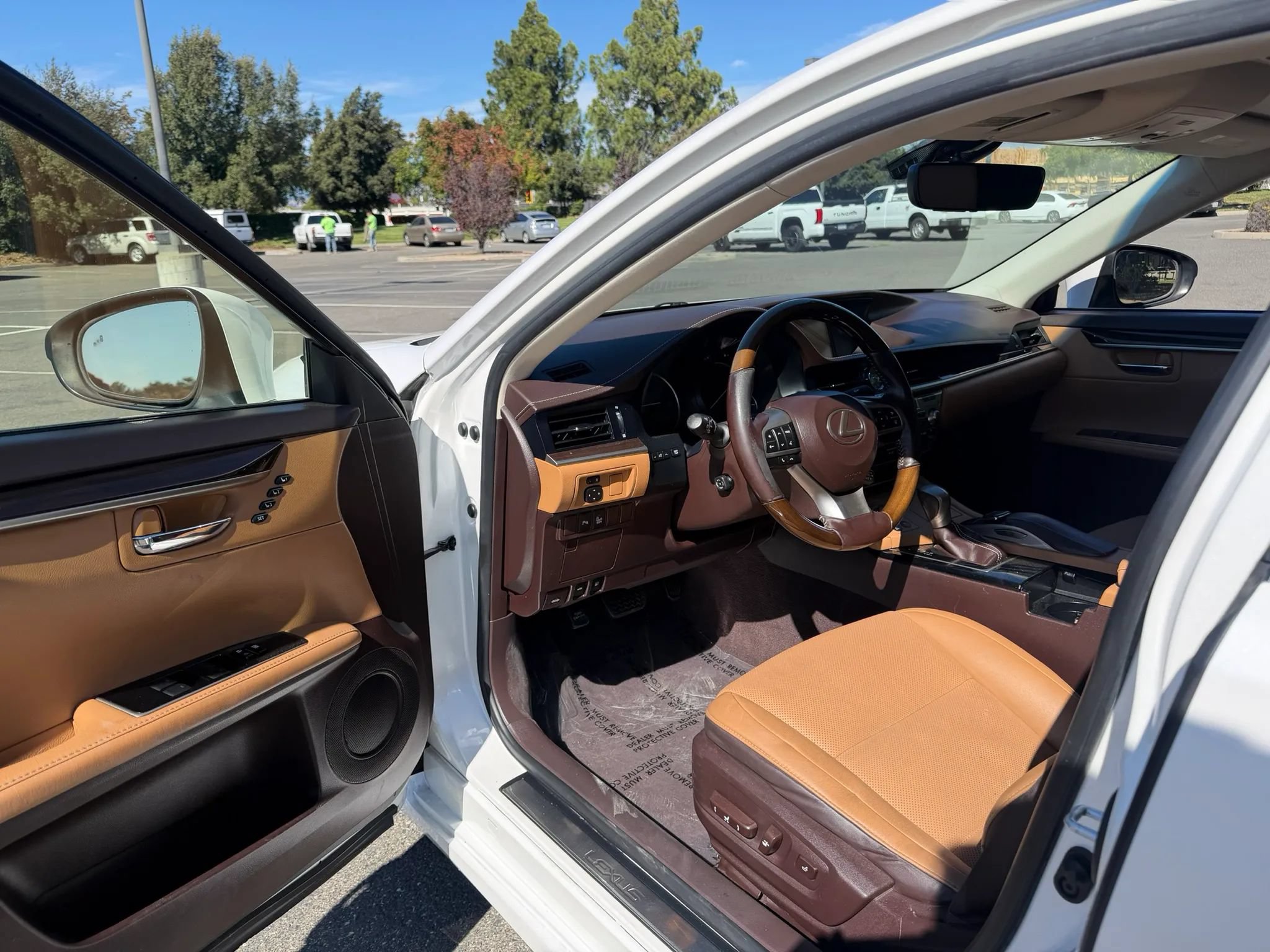 Used 2016 Lexus ES 300h w/ Navigation System Package FWD image 10