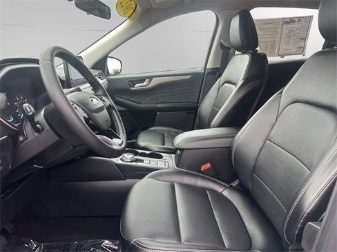 Used 2022 Ford Escape SEL image 9