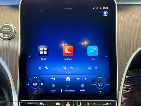 Used 2025 Mercedes-Benz C 300 Sedan image 13