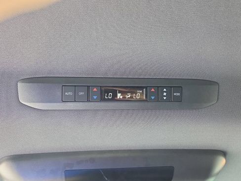 Used 2022 Toyota Sienna XSE w/ XSE Plus Package AWD/4WD image 16