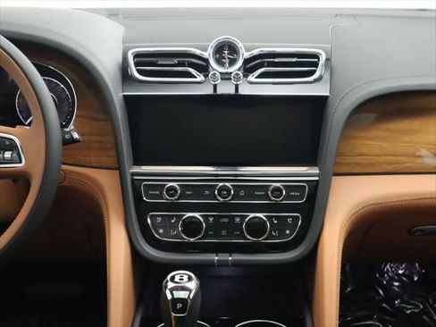 New 2025 Bentley Bentayga image 14
