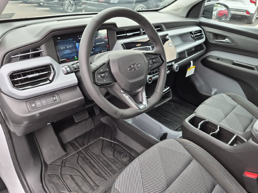 New 2027 Chevrolet Bolt LT w/ Comfort Package FWD image 28