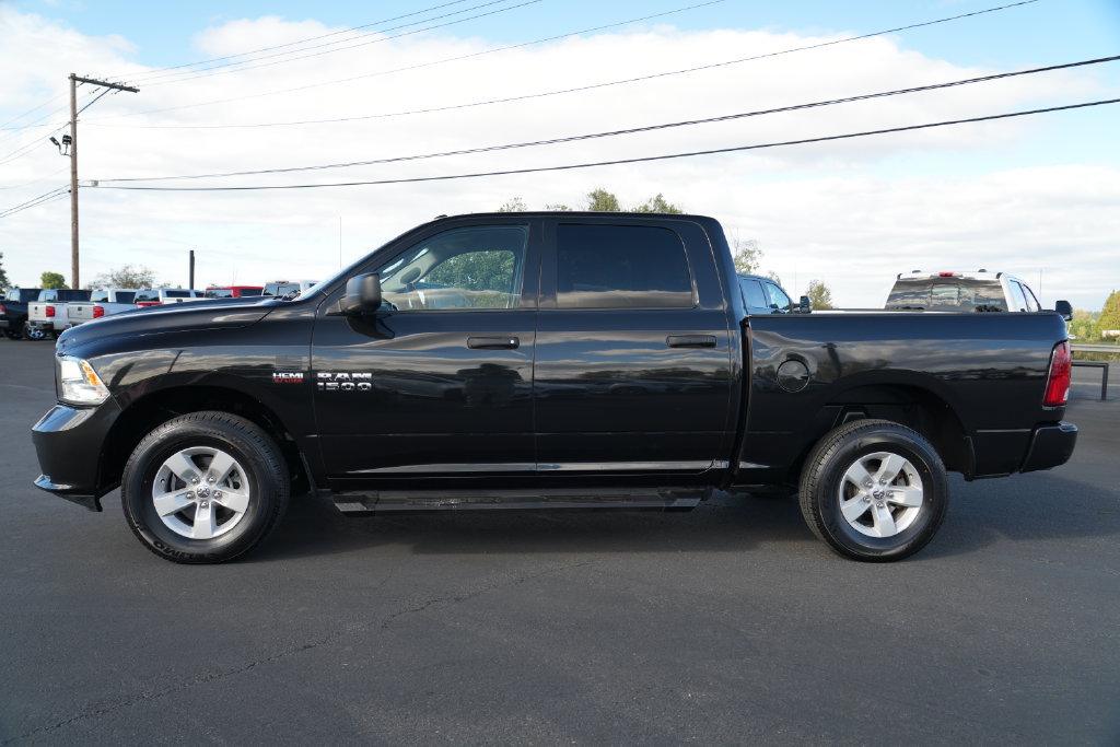 Used 2017 RAM 1500 Express AWD/4WD image 12