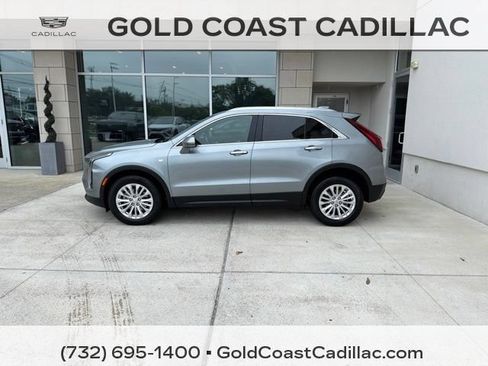 Certified 2024 Cadillac XT4 Luxury w/ Cold Weather Package AWD/4WD image 2