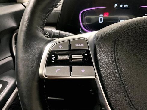 Used 2024 Kia Telluride EX w/ EX Captain's Chair Package AWD/4WD image 18