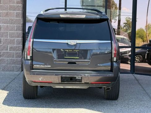 Used 2016 Cadillac Escalade Platinum RWD image 9