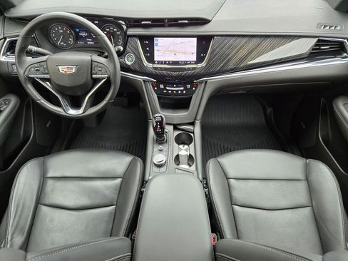 Used 2023 Cadillac XT6 Premium Luxury w/ Technology Package image 13