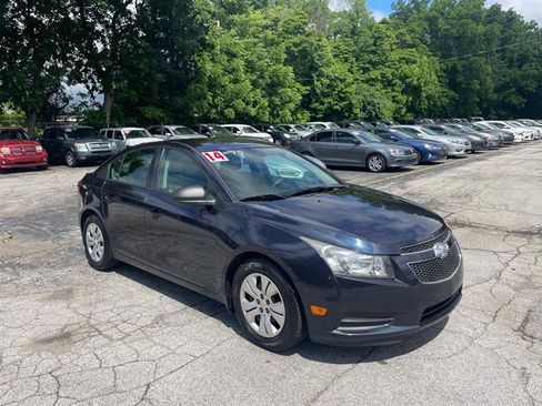 Used 2014 Chevrolet Cruze LS FWD image 3
