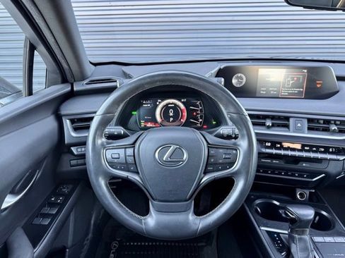 Used 2022 Lexus UX 250h w/ Premium Package image 18