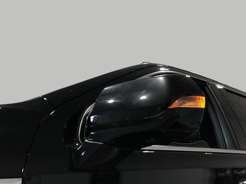 Used 2022 GMC Yukon SLT w/ SLT Luxury Package image 35