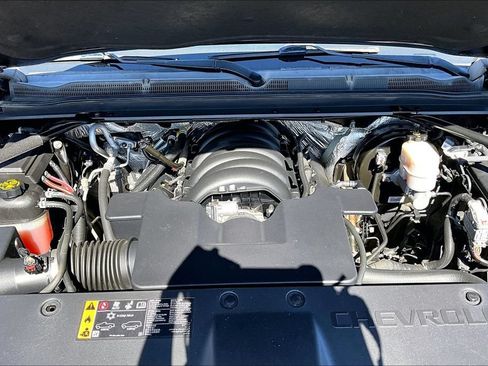 Used 2017 Chevrolet Suburban Premier AWD/4WD image 31