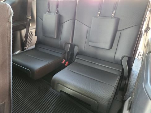 Used 2025 Lexus GX 550 w/ Accessory Package (2T) AWD/4WD image 33