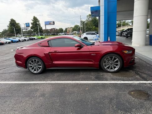 Used 2017 Ford Mustang GT Premium RWD image 3
