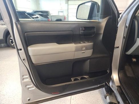 Used 2012 Toyota Tundra 4x4 Double Cab image 11