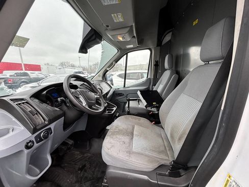 Used 2019 Ford Transit 250 148 High Roof image 9