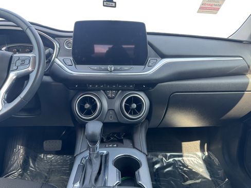 Used 2023 Chevrolet Blazer LT w/ Convenience Package FWD image 11