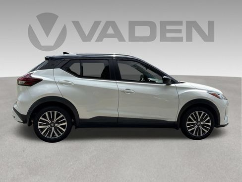 Used 2021 Nissan Kicks SV FWD image 24