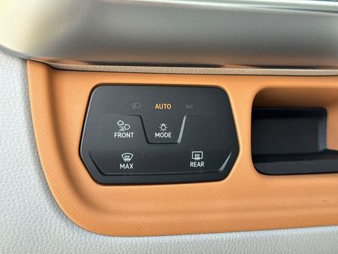 New 2025 Volkswagen ID. Buzz Pro S Plus image 40