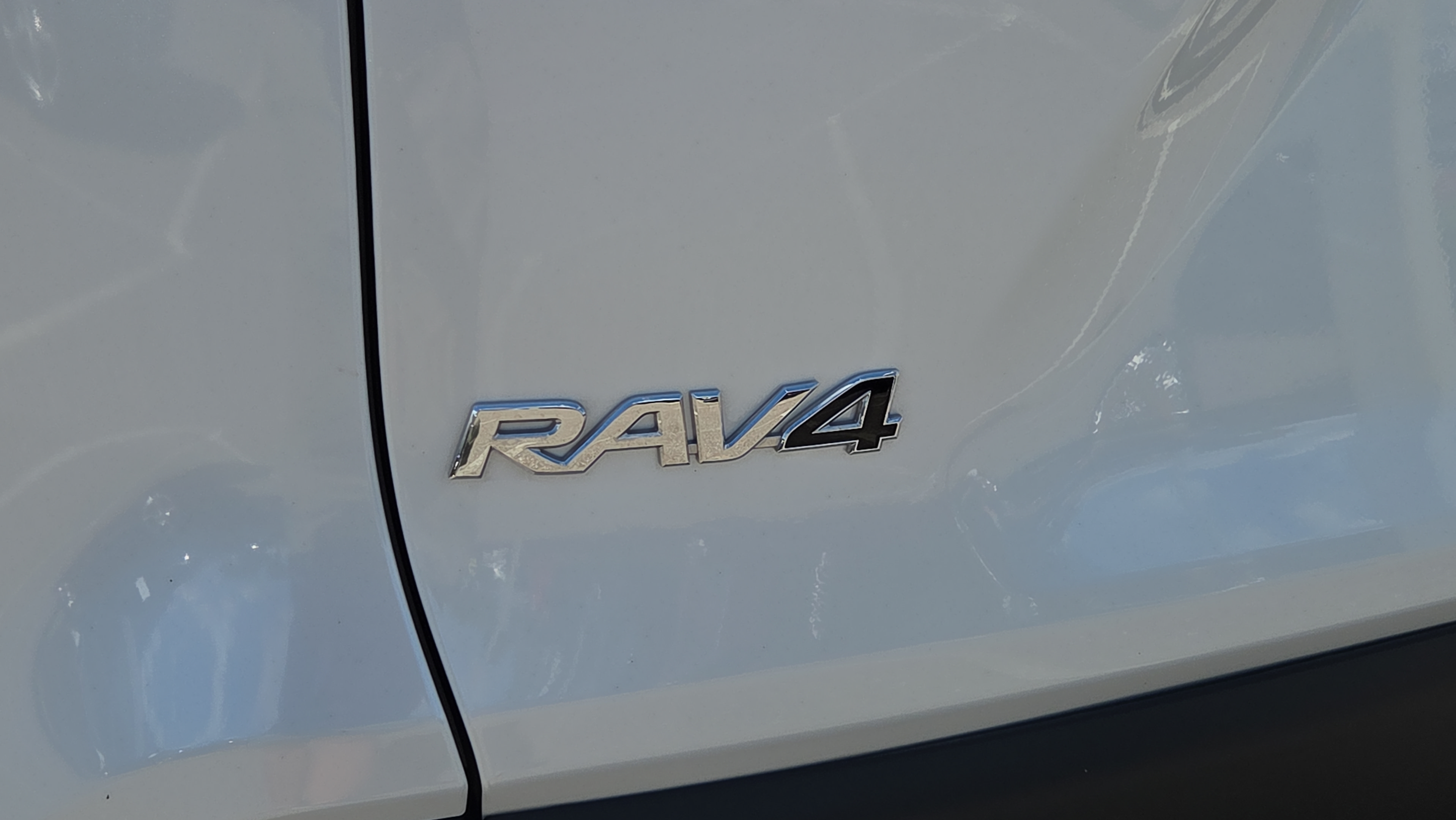 Certified 2023 Toyota RAV4 XLE Premium AWD/4WD image 31