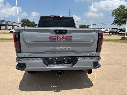 Used 2025 GMC Sierra 2500 AT4 w/ AT4 Premium Plus Package AWD/4WD image 6