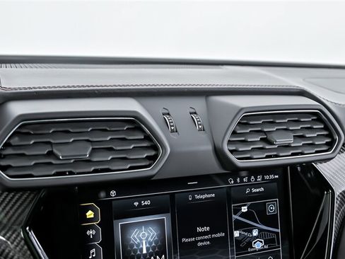 Used 2022 Lamborghini Urus AWD/4WD image 30