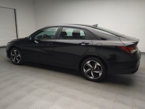 Used 2023 Hyundai Elantra SEL w/ Convenience Package FWD image 3