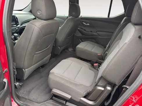 Used 2023 Chevrolet Traverse LT FWD image 15