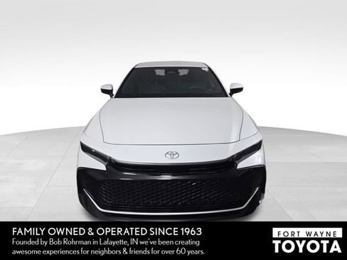 Used 2023 Toyota Crown AWD/4WD image 3