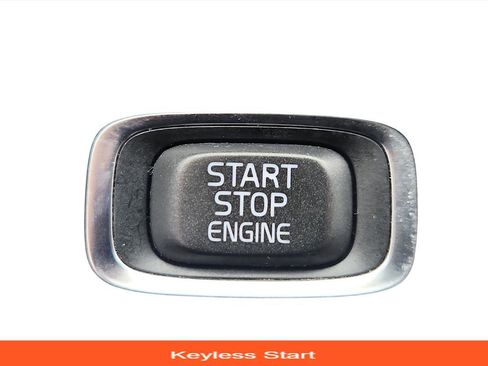 Used 2016 Volvo V60 T5 Cross Country image 36